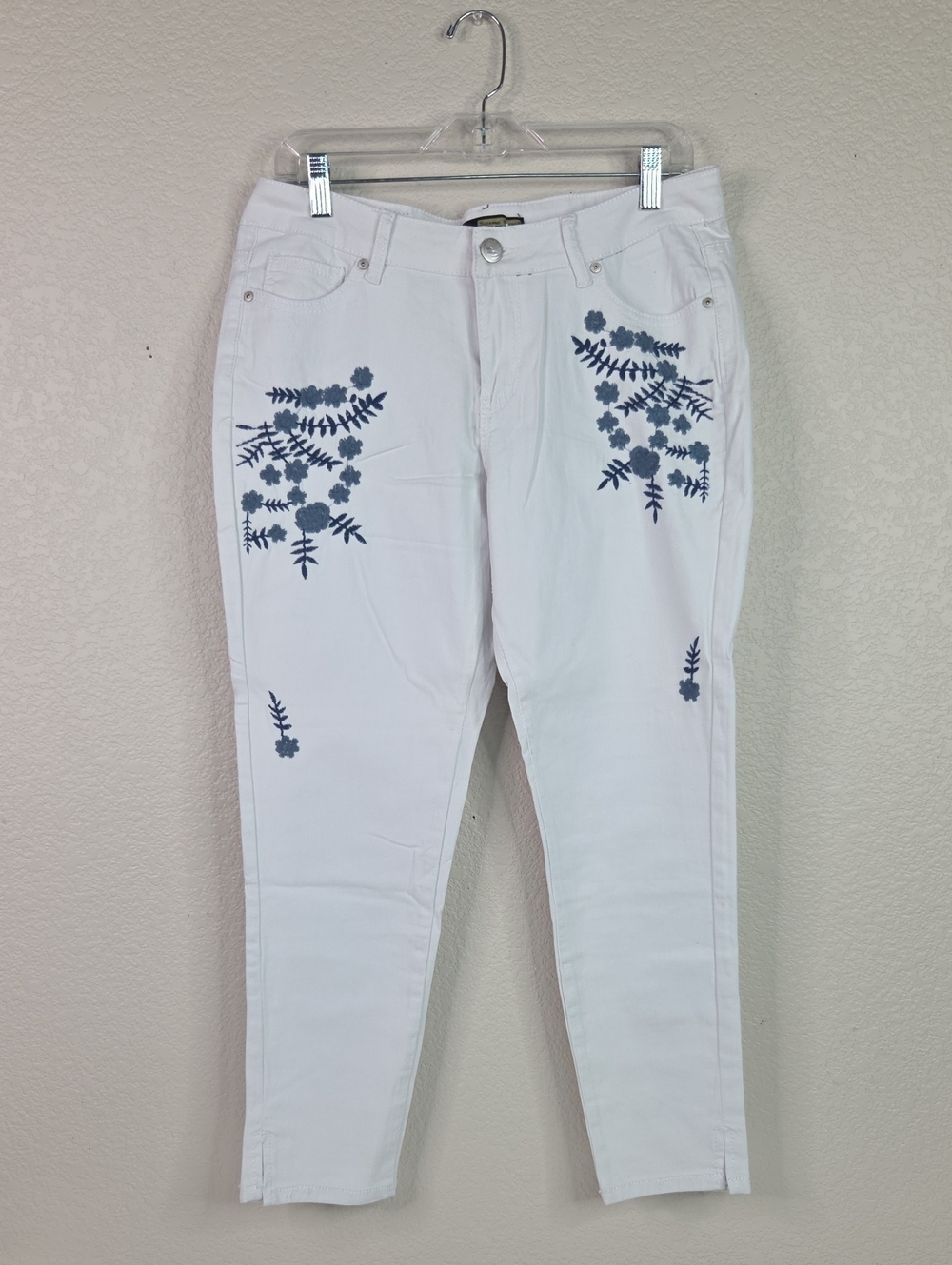 Suzanne Betro White Ankle Jeans with Navy Floral Embroidery